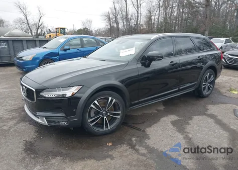 2018 Volvo V90 Cross Country T5 z USA, uszkodzony, nr VIN YV4102NK5J1035071